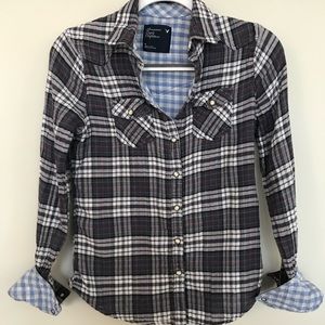Women’s plaid button down shirt